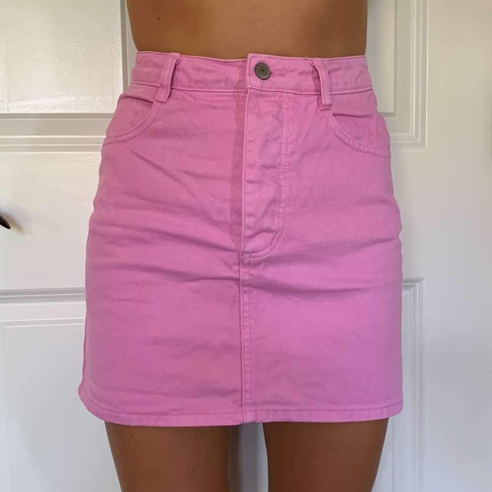 super fun hot pink skirt!